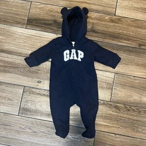 Gap one piece sweatsuit o-3m